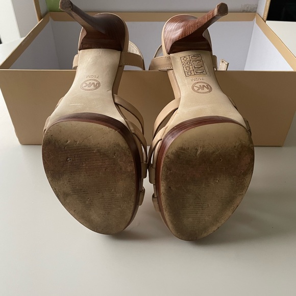MICHAEL KORS NUDE KELI SANDAL SIZE 7.5 M - Picture 5 of 9